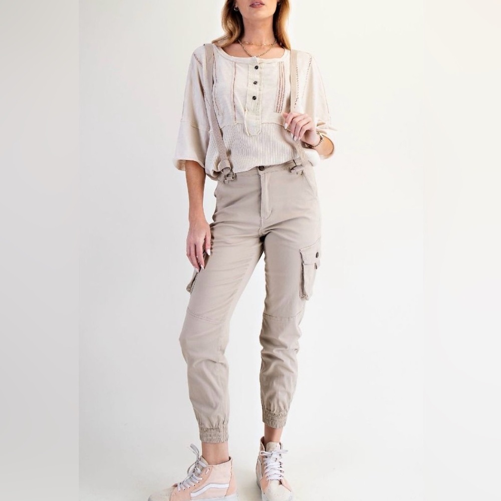 Easel Women's NWT WASHED STRETCH TWILL CARGO OVERALLS Adjustable Shoulder Straps